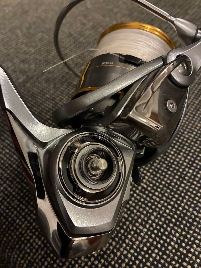18フリームス4000D-CXH スピニングリール 使用頻度少ない