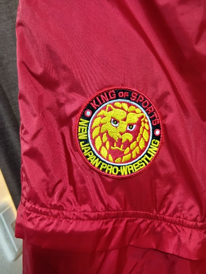 新日本プロレス　ジャージ　上下セット　シャカシャカ　本隊　ライオンマーク