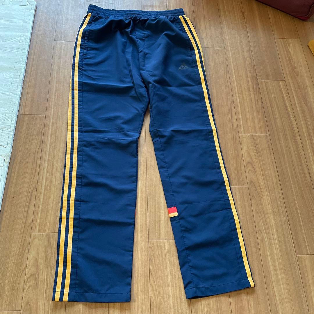 adidas上下ジャージ　Mサイズ