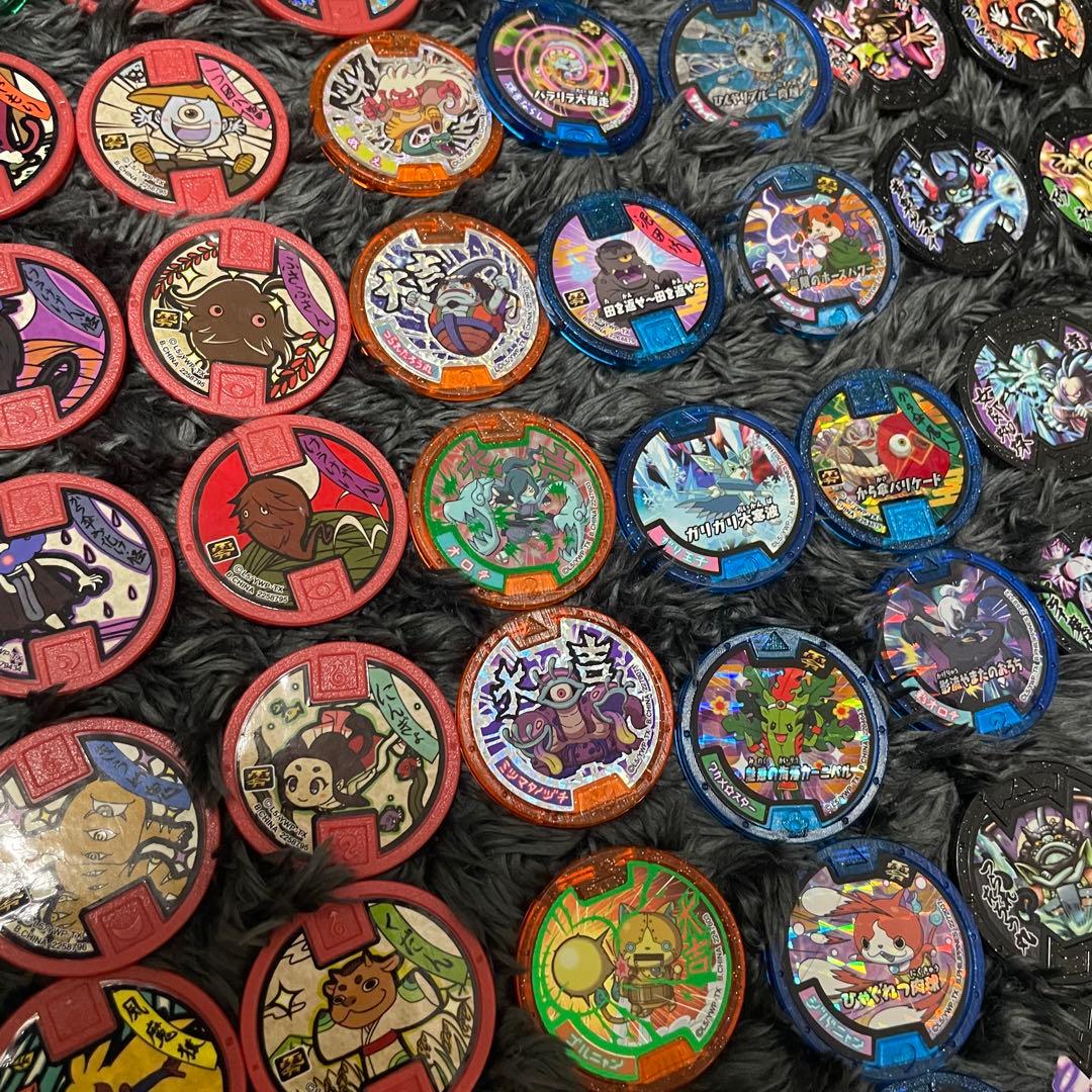 《美品》《希少品あり》値下げ可　妖怪メダル227枚まとめ売り　妖怪大辞典付き