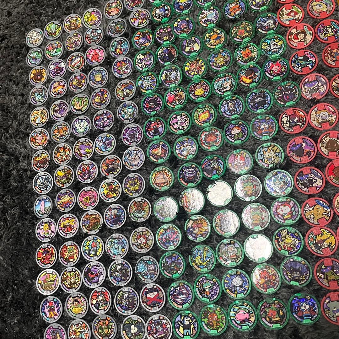 《美品》《希少品あり》値下げ可　妖怪メダル227枚まとめ売り　妖怪大辞典付き