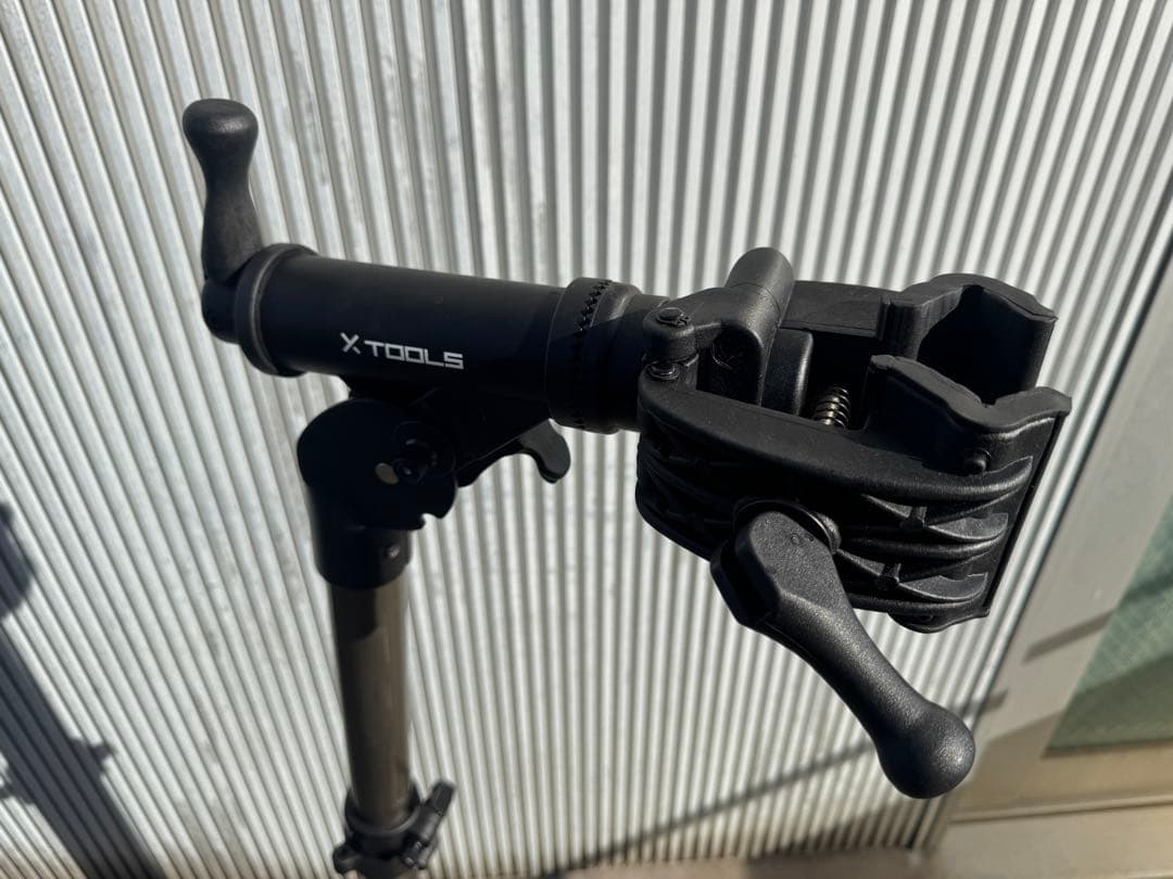 【美品】X-TOOLS メンテナンススタンド