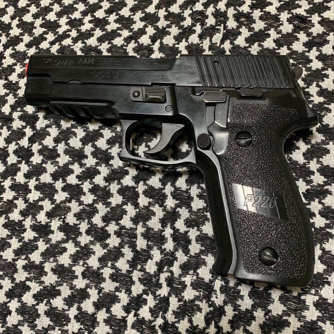 東京マルイ SIG P226 Railガスガン　スペアフレーム&マガジン2本付