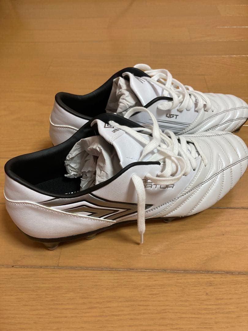 12/25まで割引中　umbro アクセレイターb-rush HG 27.0cm