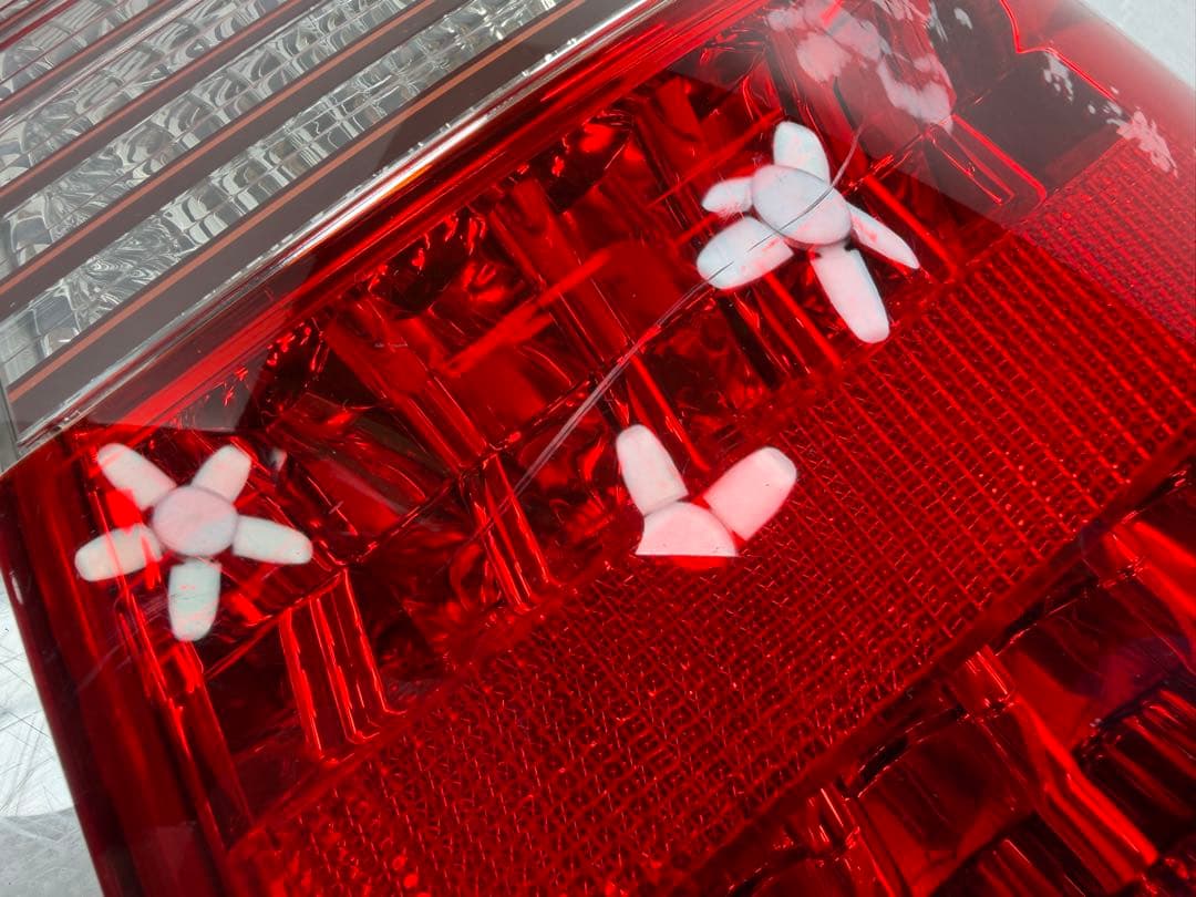 中古　トヨタ　クラウン 後期 純正 LED テールランプ イチコ30-336
