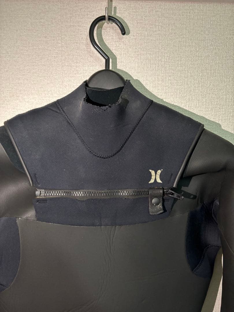 Hurley ブラック ウェットスーツ フロントジッパー