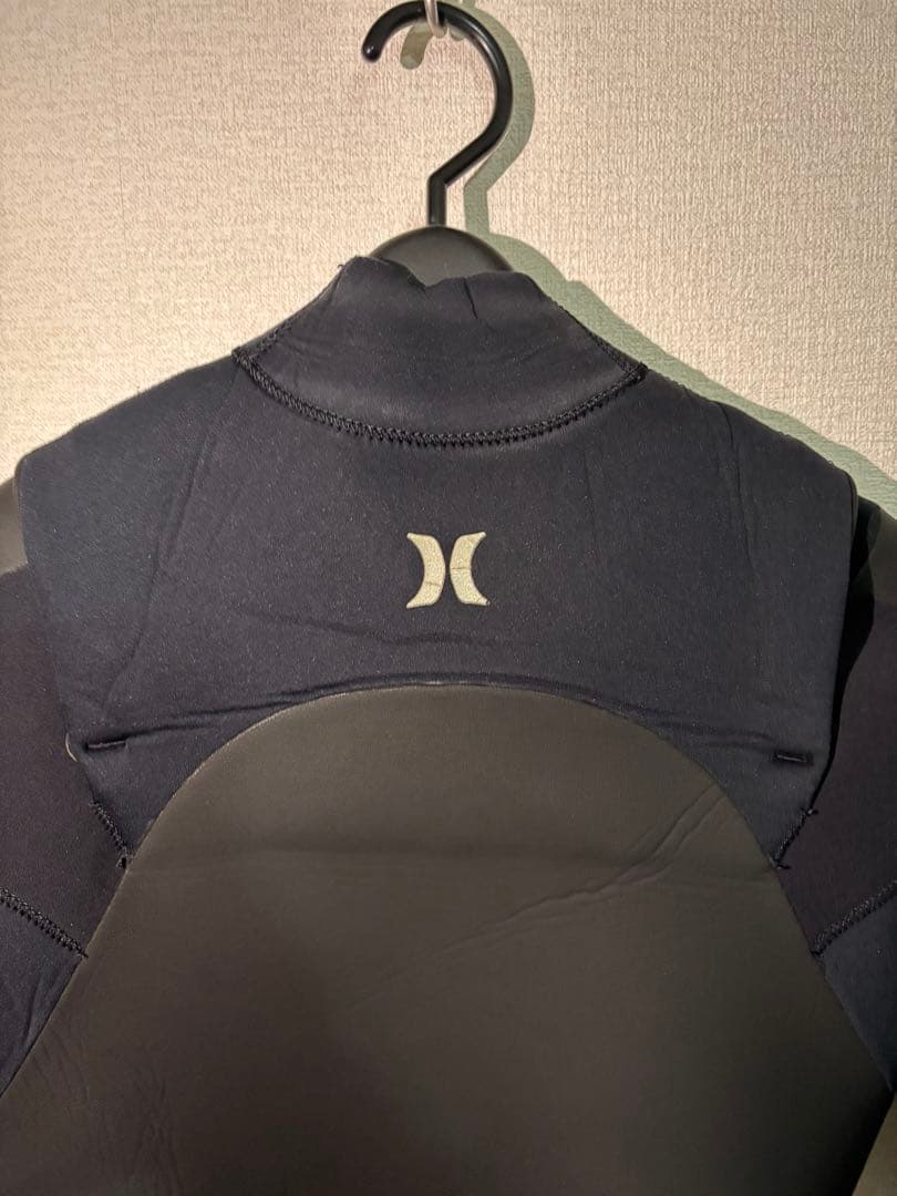 Hurley ブラック ウェットスーツ フロントジッパー