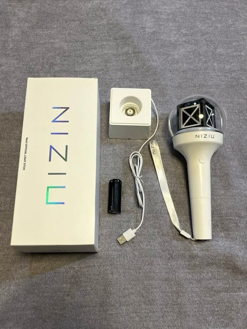 NiziU ペンライト OFFICIAL LIGHT STICK