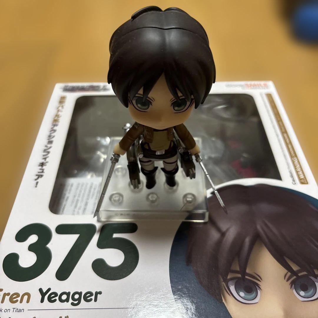 進撃の巨人　エレン　ミカサ　ねんどろいど　フィギュア
