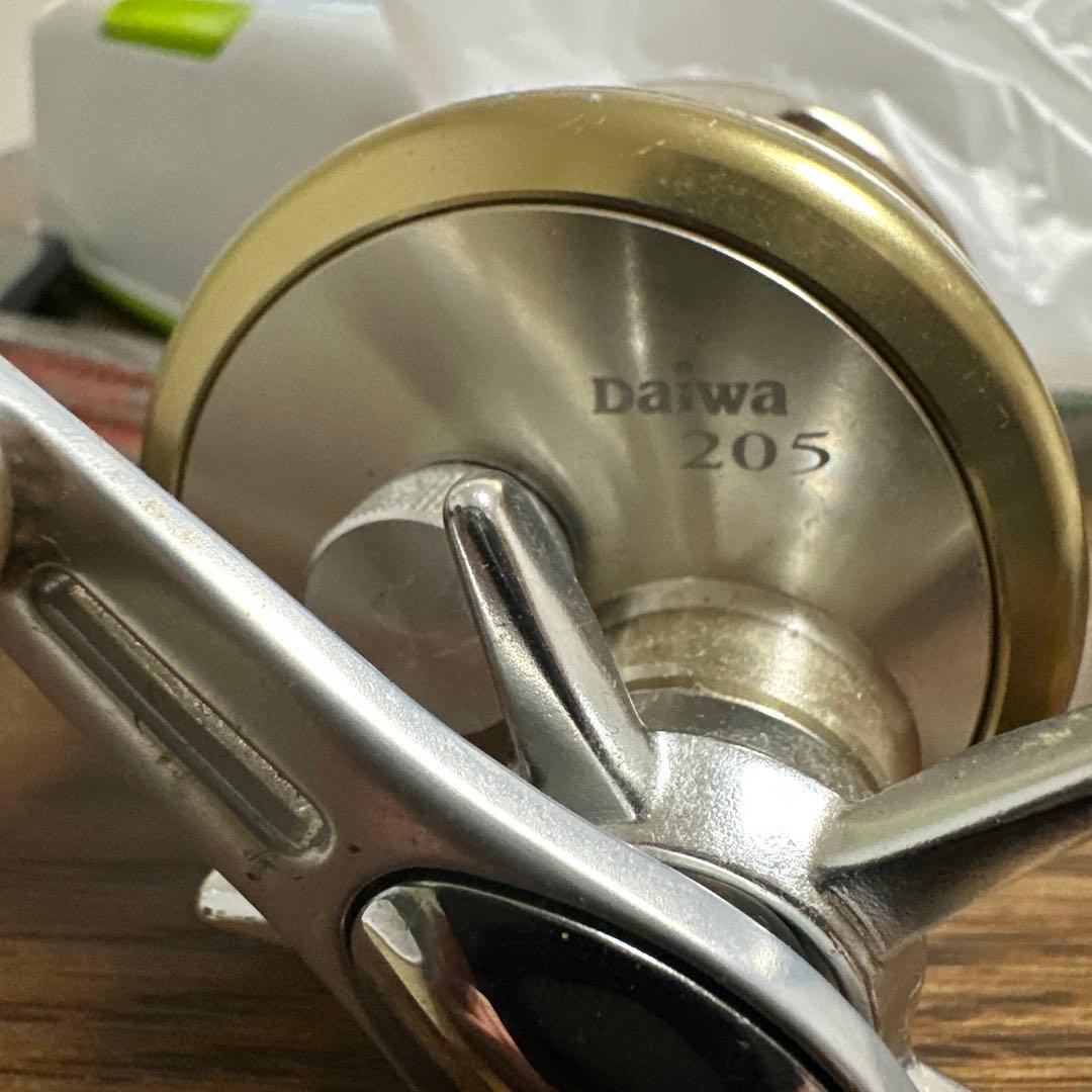 イ*カ様 Daiwa 205 ミリオネア　 ベイトリール　値下げ交渉あり