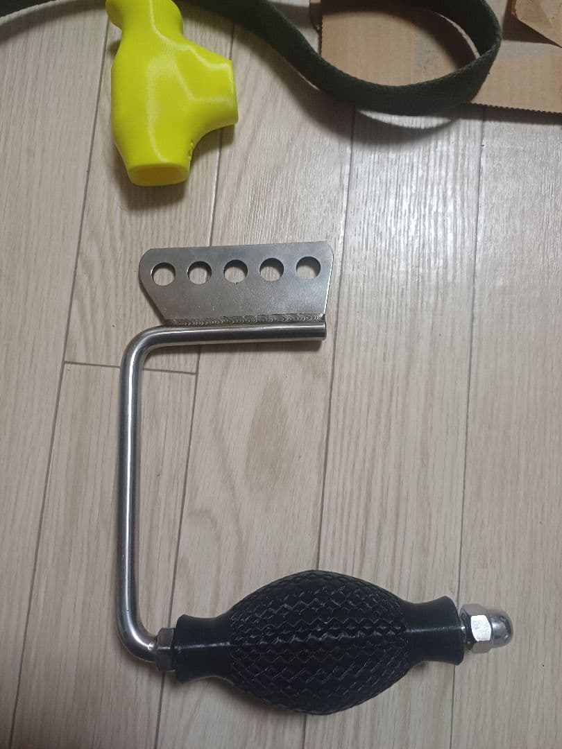 アームレスリング用の手首トレーニング器具です
