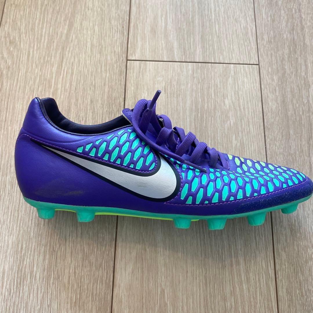 使用わずか美品NIKE サッカースパイク25.5