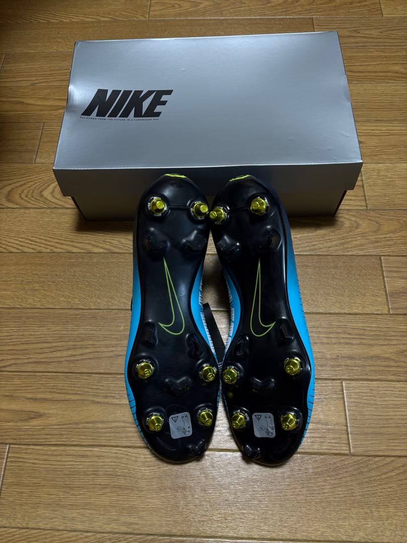 NIKE マーキュリアル　取り替え式スパイク