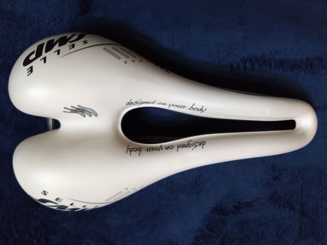 selle smp trk gel 　？　サドル　ホワイト　白