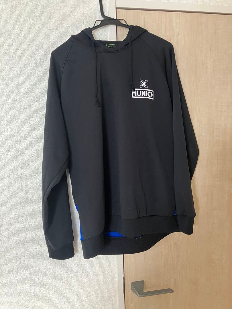 MUNICH フード付きジャージ パーカーXL とパンツL 上下セット　黒