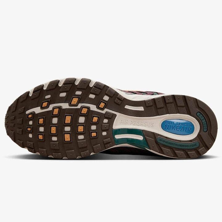 NIKE　ランニングシューズ　25.5cm