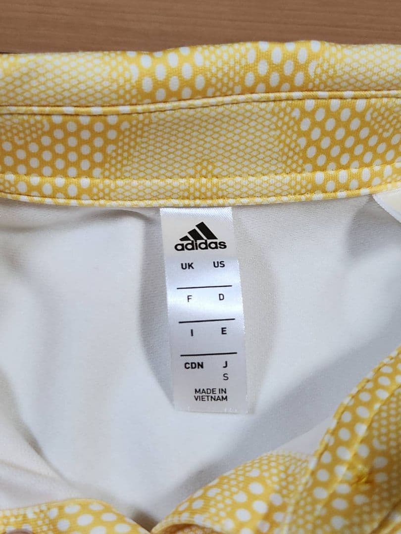 新品、タグ付き アディダス レディース ゴルフ ウェア ポロシャツSサイズ