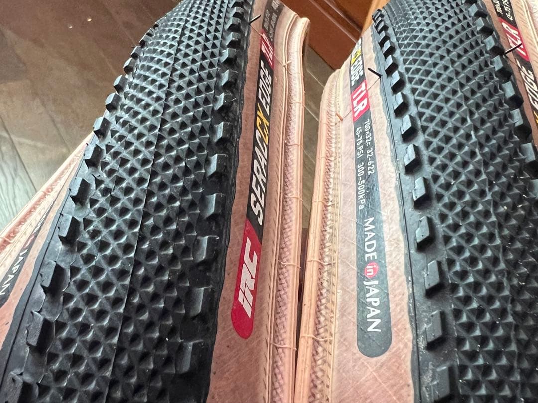 IRC SERAC CX EDGE TLR 32C シクロクロス用 2本セット