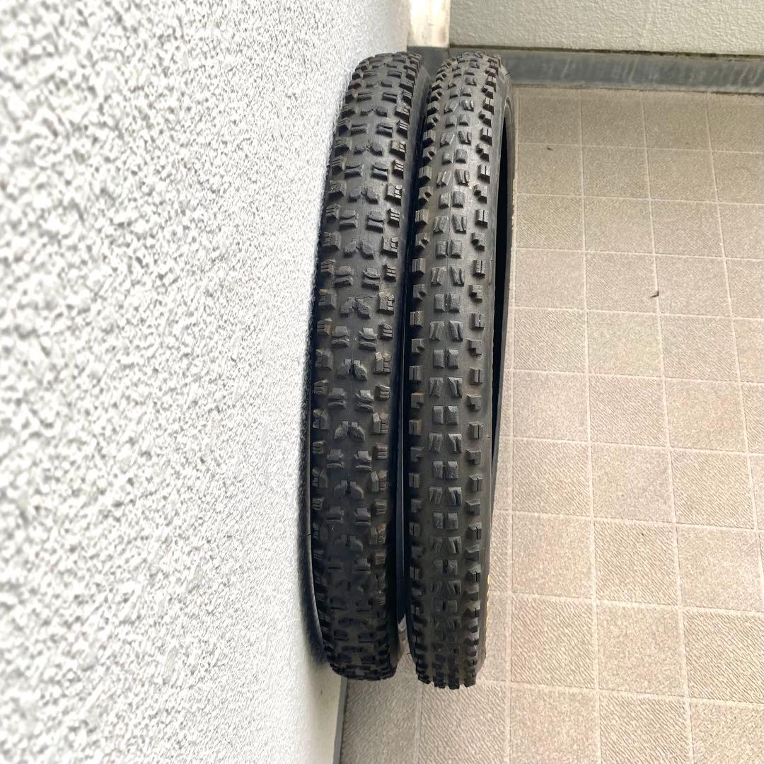 MAXXIS Super Tacky Minion DHF 26×2.35