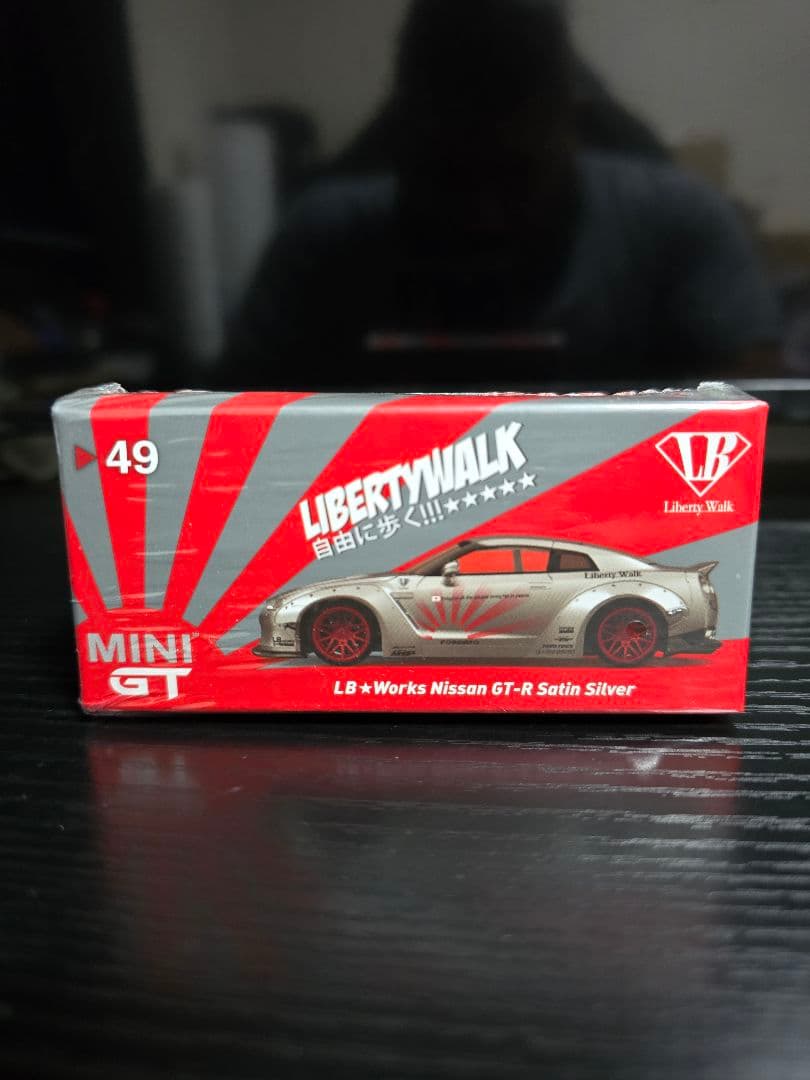 minigt / 1/64 LB★WORKS R35 “サテンシルバー”