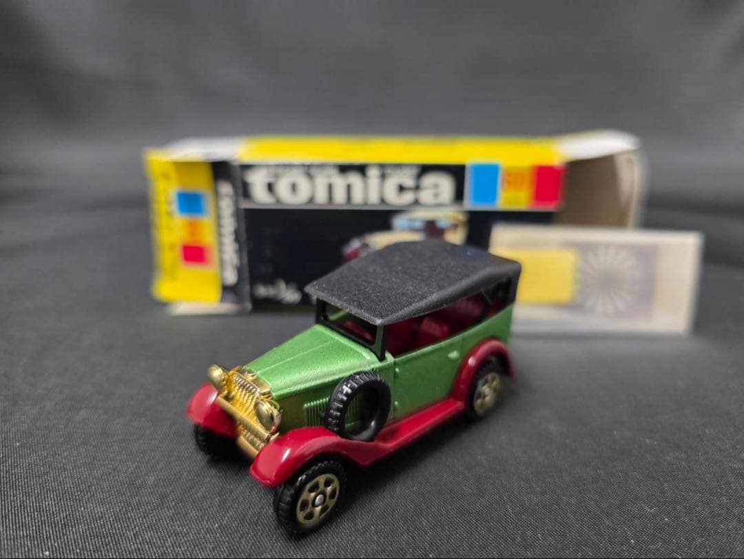 トミカ黒箱60ダットサン第1号車(日本製)