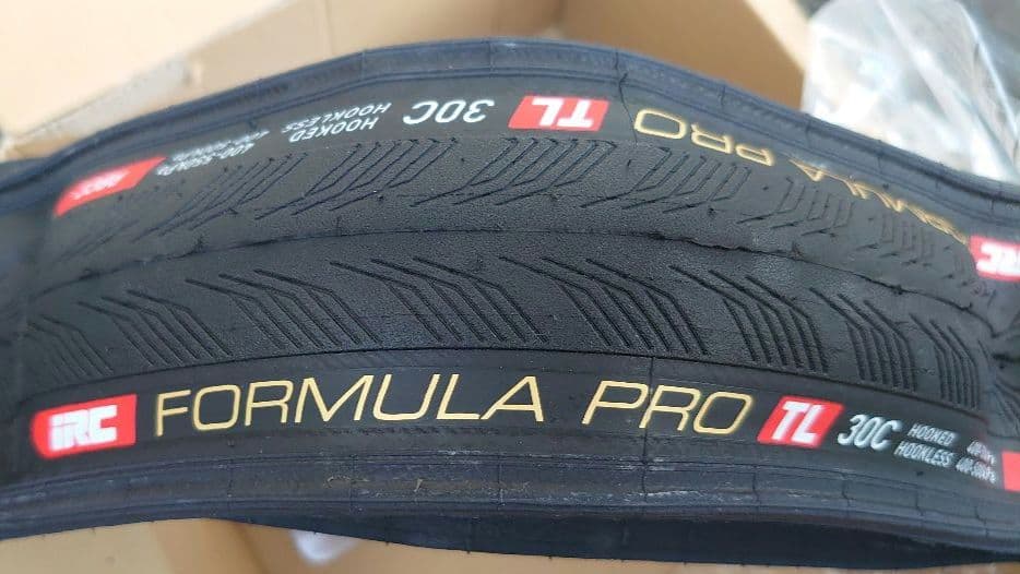 IRC FORMULA PRO TL 30C RBCC 2本 バルブ付