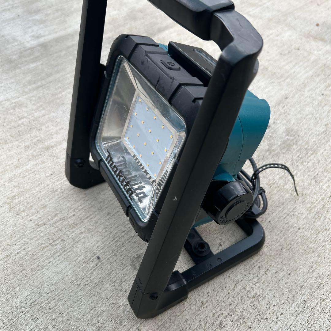 Makita LED作業灯 高輝度　マキタ　ML805
