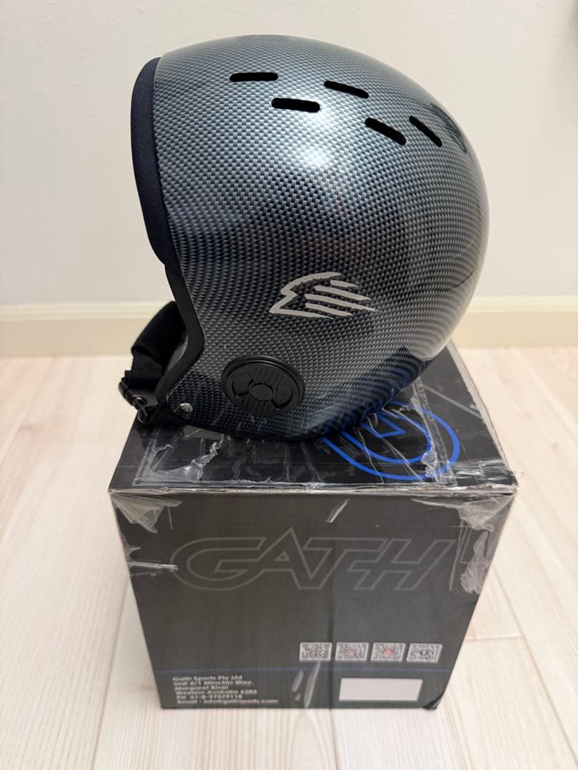 美品 Sサイズ サーフィン ヘルメット GATH Sサイズ ダカイン 送料無料