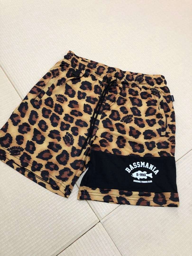 美品 バスマニア Leopard Logo UVラッシュショーツ Mサイズ