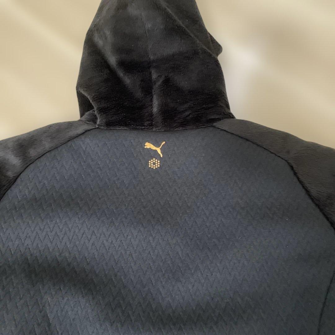 Puma フード付きブラックジャケット