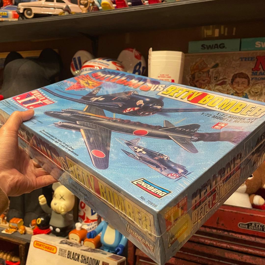 LINDBERG F6F Hellcat vs G4M Betty 3体入り