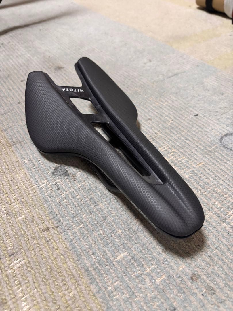 Bianchi VELOMANN MITORA 139 CARBON サドル