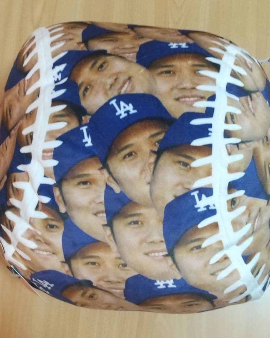 MLB大谷翔平 顔だらけ 　ドジャース クッション 公式 正規品　ラスト1点