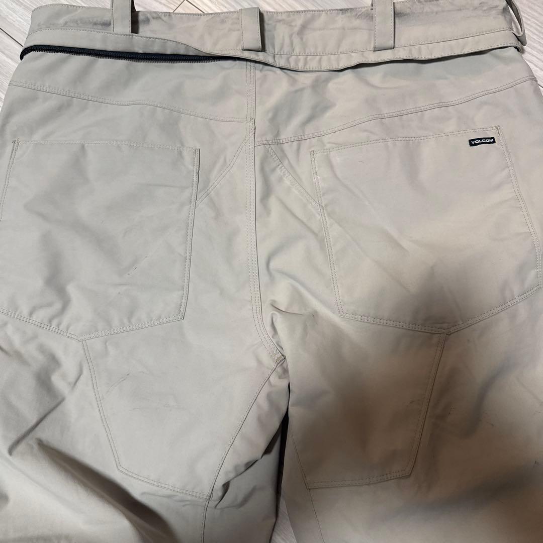 ベージュ スノーボードパンツ 耐水性