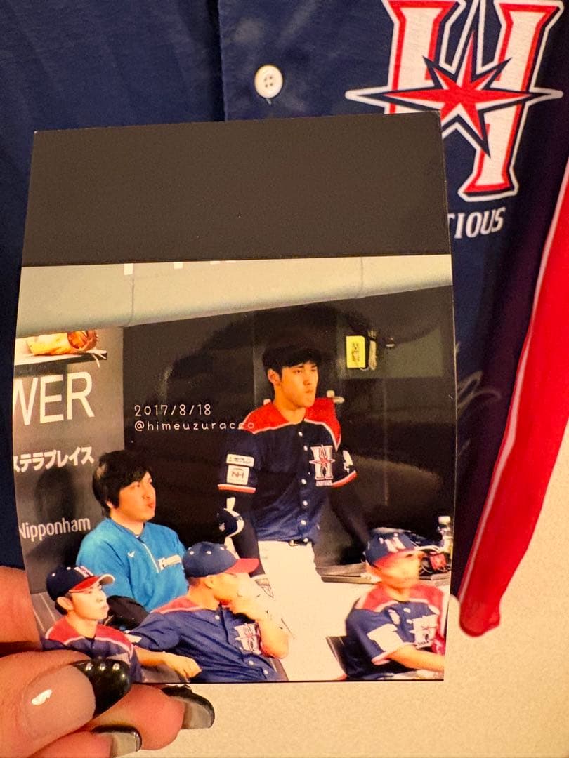 日本ハム野球ユニフォーム 大谷翔平サイン入り 写真つき