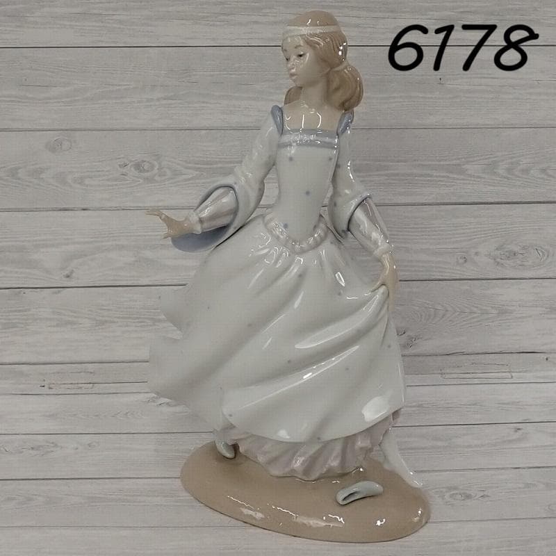 RU-6178 リヤドロ　フィギュリン　シンデレラ　4828 20250809
