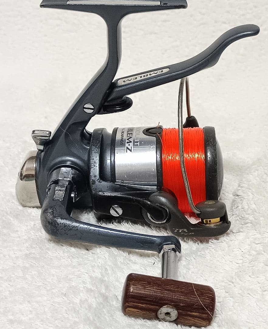 ダイワエンブレムZ2500LBTレバーブレーキリール!新品ライン付