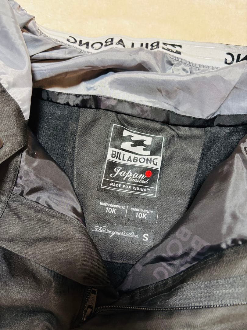 ☆新品☆BILLABONG☆スノボパンツ☆定価3万円超☆ビラボン☆