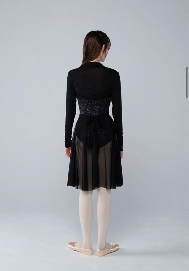 Byplie バイプリエ　ニットシャーリングシュラグ　黒　バレエ　トップス