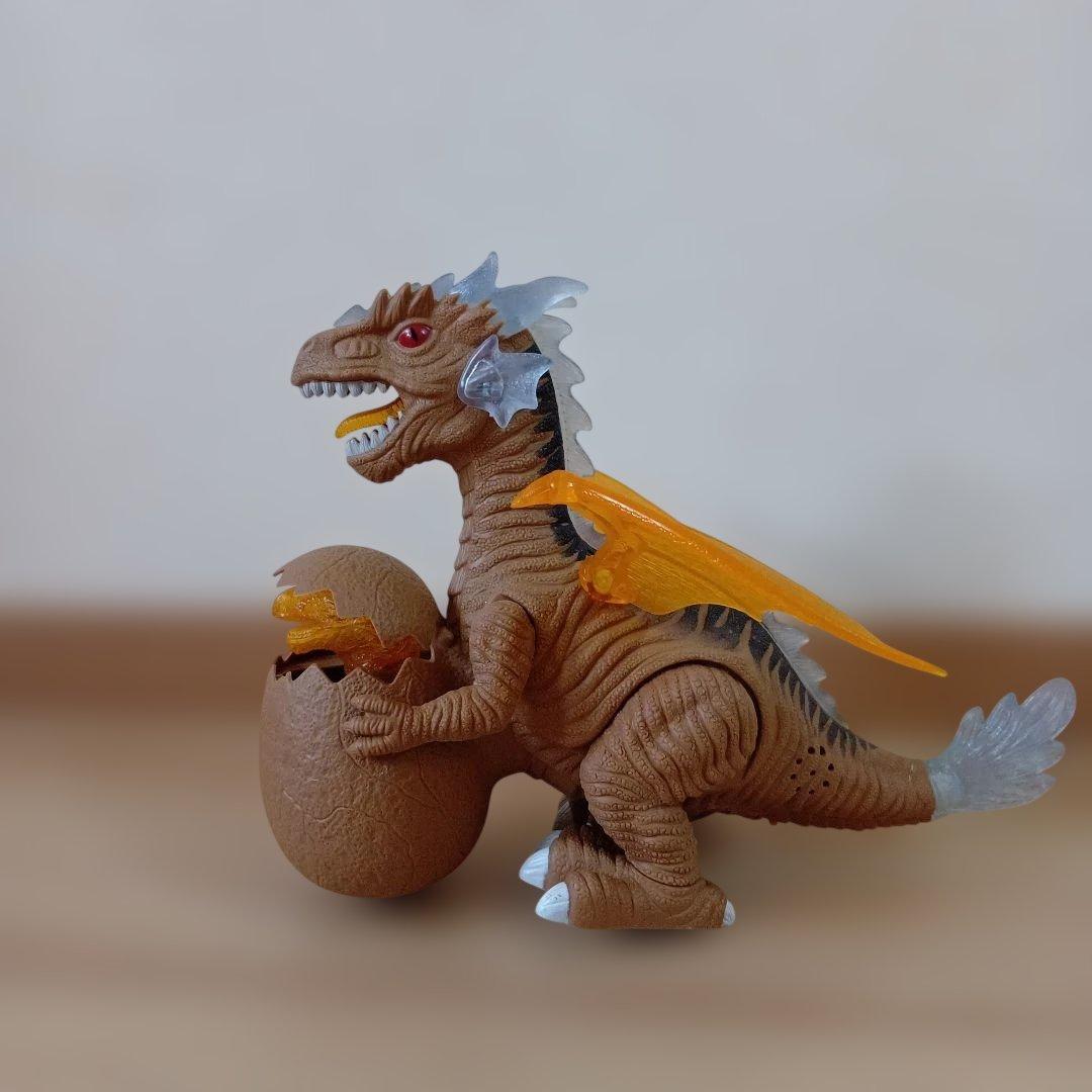 光る恐竜フィギュア