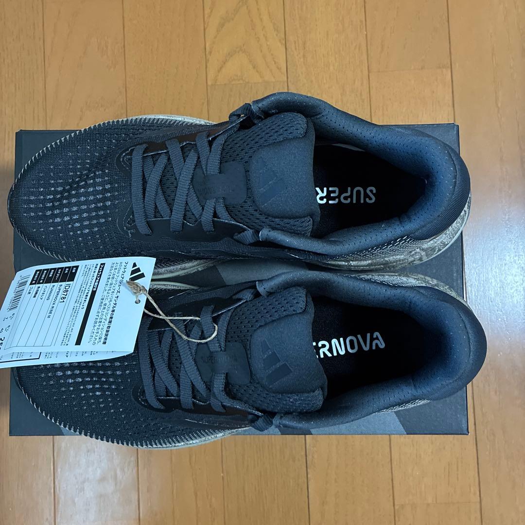 アディダス ランニングシューズ　スーパーノヴァ ライズ　ID8781