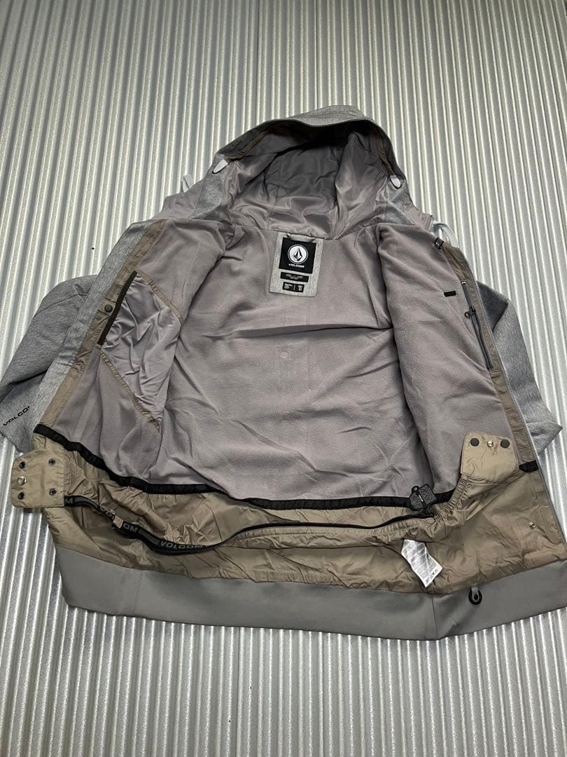 未使用　ボルコム　ヴォルコム　スノボウェア　ジャケット　メンズ　S　アウター