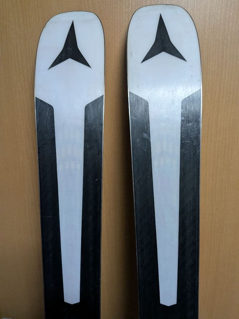 スキー ATOMIC VANTAGE 90TI 176cm R18.4m