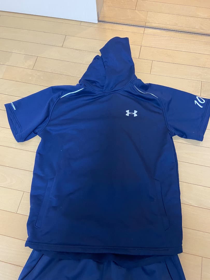 Under Armour フード付きスポーツウェアセット