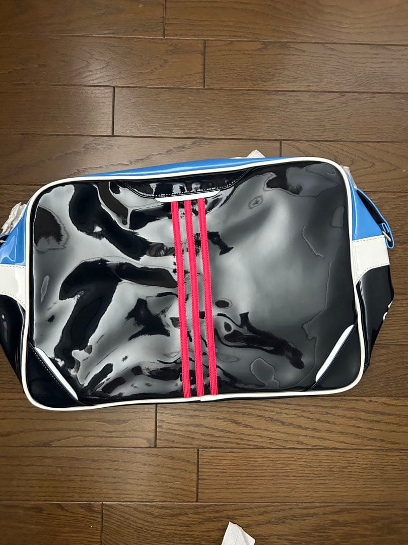エナメルバッグ