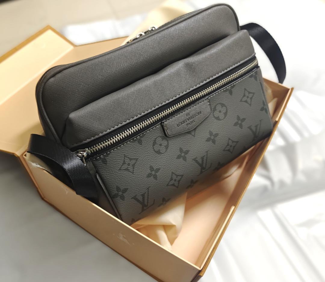 ✨極美品✨未使用 ダークグレー キルティングバッグ