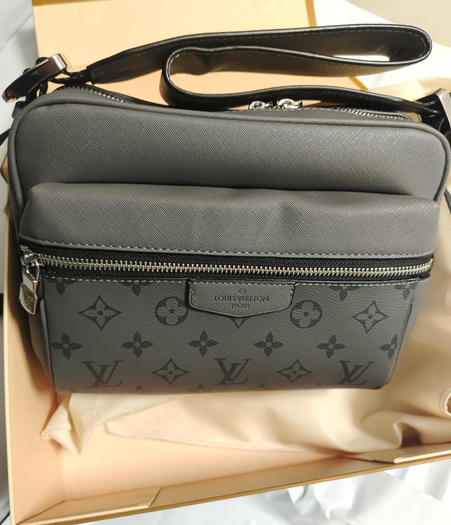 ✨極美品✨未使用 ダークグレー キルティングバッグ