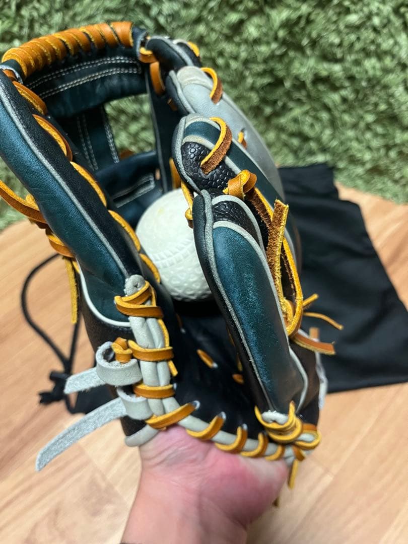 や*だ様 ウィルソン ワナビーヒーローデュアル 軟式内野手用86型 ブラックSS