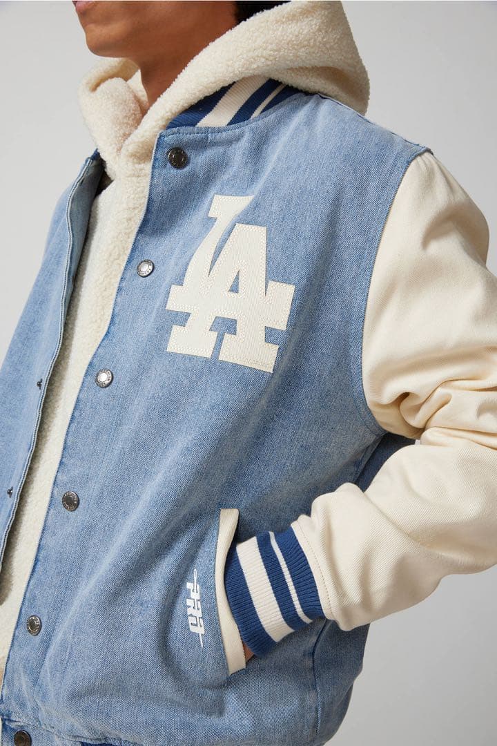【激レア】LA限定　Los Angeles Dodgers ブルゾン　　Mサイズ