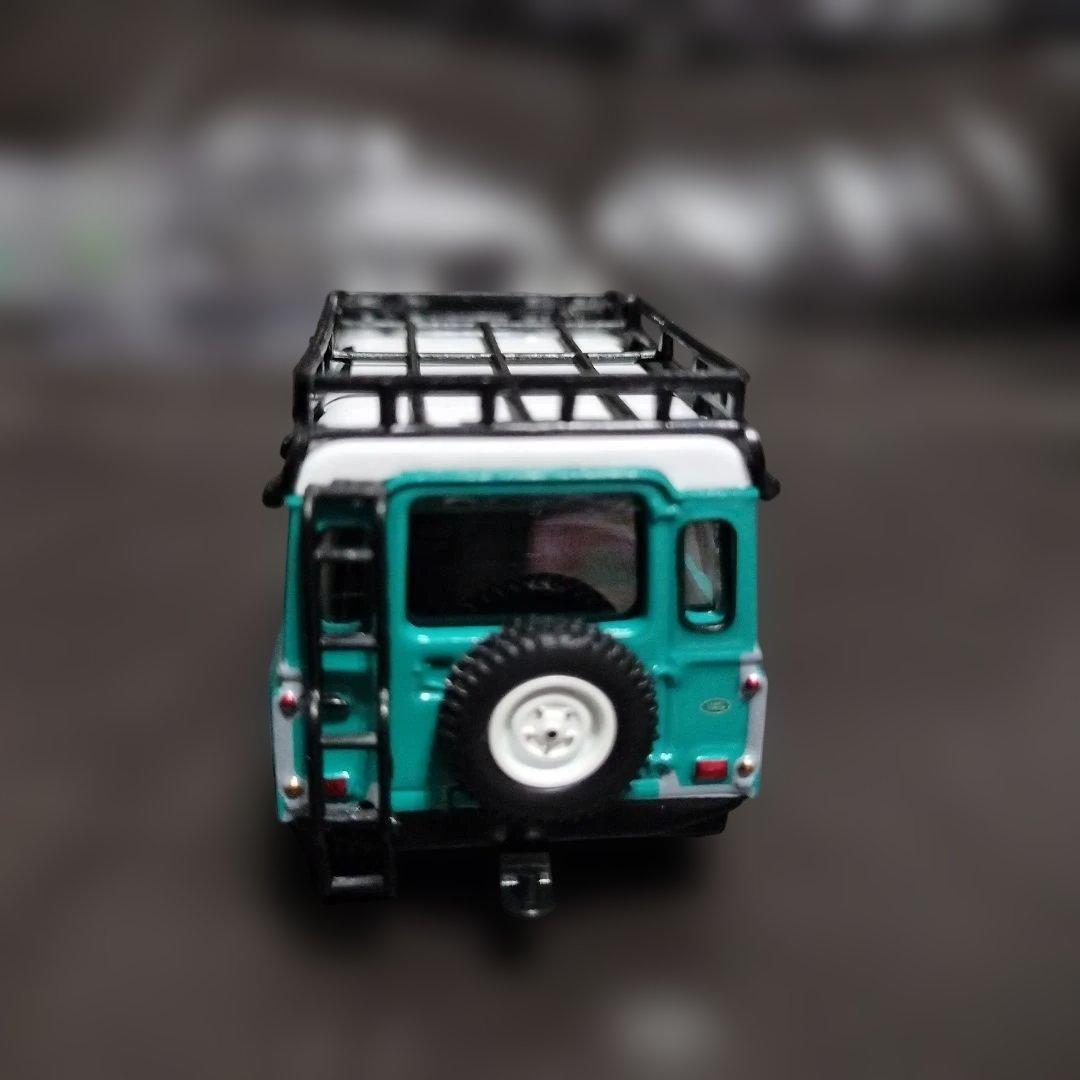 レア　MINI GT ランドローバー・ディフェンダー110 1985年式ミニカー